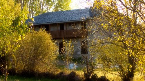 Gedung tempat country house berlokasi