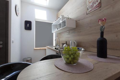 Η κουζίνα ή μικρή κουζίνα στο Guest House Blue