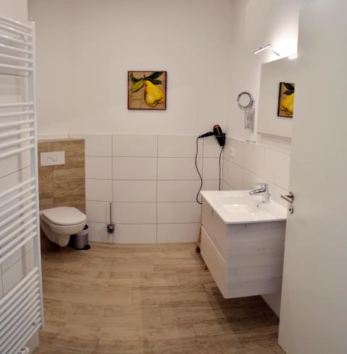 Un baño de Fewo Obsthof Matthies