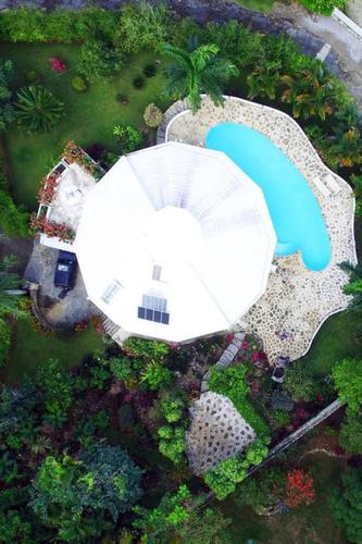 an overhead view of a building and a garden at Casa Caracol Los Farallones in Cabrera