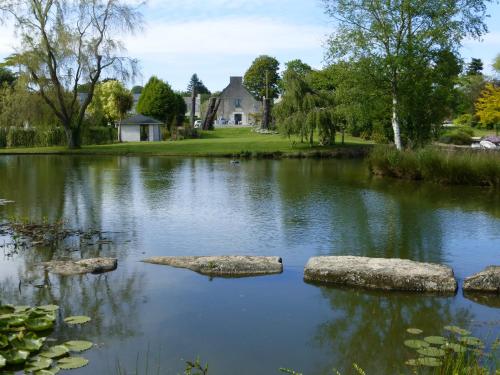 Gallery image of Domaine Paysager de Kertanguy in Garlan