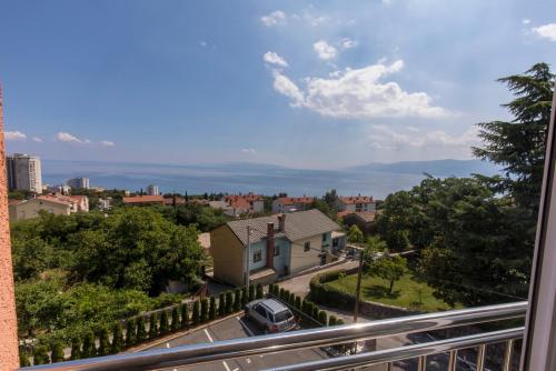 Apartments Sandra with free private parking