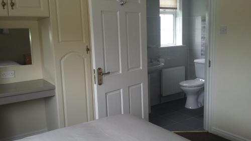 Fotografie z fotogalerie ubytování Cloonboo Lodge With Tours Sleeps 12 v destinaci Galway