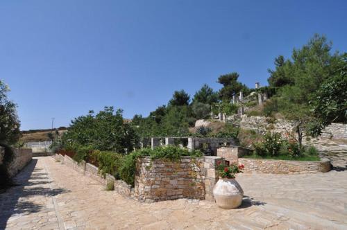 Gallery image of Arsinoi Stonehouses in Limenaria