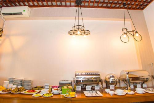 Makanan di atau berdekatan hotel