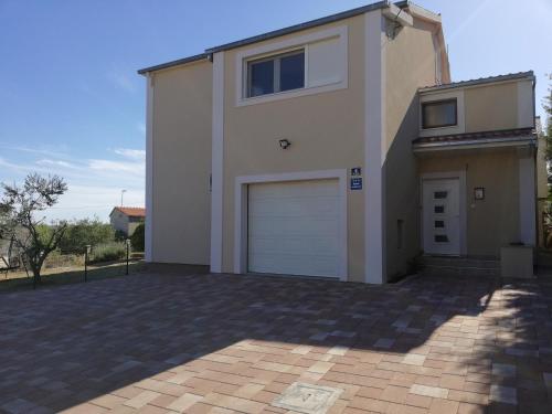 Afbeelding uit fotogalerij van Apartment Lara in Kaštel Novi