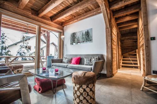 Photo de la galerie de l'établissement Chalet Petit Cerf, à La Salle Les Alpes