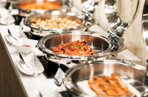 Jídlo v hotelu nebo okolí