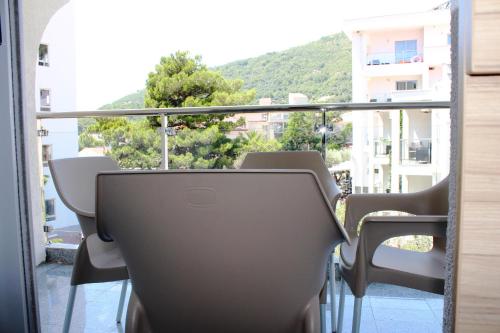 Nespecifikovaný výhled na hory nebo výhled na hory při pohledu z hotelu