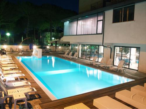 Bazén v ubytování Hotel Liverpool nebo v jeho okolí