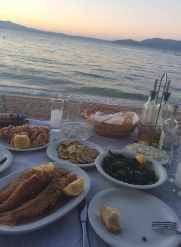 Fotografie z fotogalerie ubytování Eratous Seaside House v destinaci Agii Dimitrios ke Panteleimon