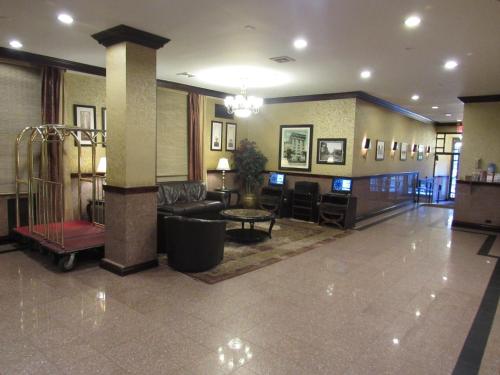 El vestíbulo o zona de recepción de Hotel Newton