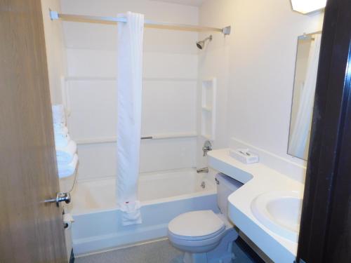 Un baño de The Covered Bridge Inn