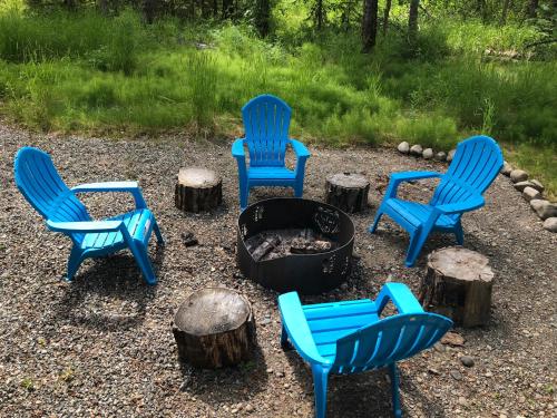 Κήπος έξω από το Peaceful Talkeetna Getaway #1