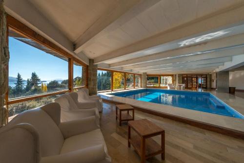 Foto de la galería de Hotel Tunquelén en San Carlos de Bariloche