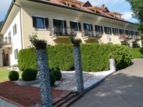 Gallery image of Garten- & Loggia-Appartement HERRENHAUS in Dellach im Drautal