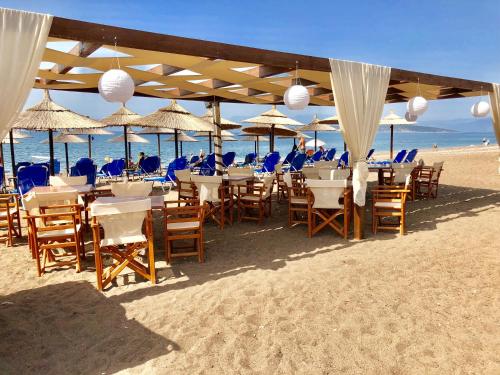 Gallery image of Zoom Beach Hotel in Kandia