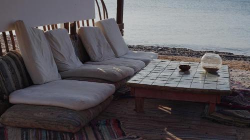 Ruang duduk di Nuweiba Lodge