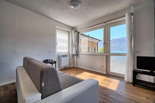 TV a/nebo společenská místnost v ubytování Marina Apartments