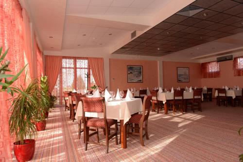 ห้องอาหารหรือที่รับประทานอาหารของ Motel Citadela 023