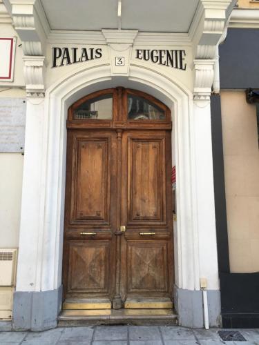 Homelivia, Appart FRIDA, mezzanine, déco raffinée et balcon