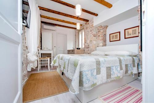 Apartment and Studio CA’ 3 VIE