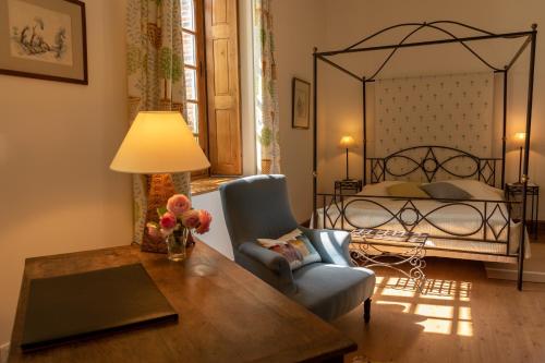 A seating area at Chateau de Juvigny