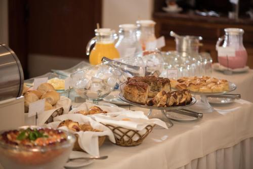 Jídlo v hotelu nebo okolí