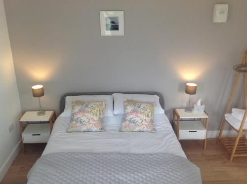 Postel nebo postele na pokoji v ubytování Island View Room 1