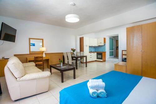 Postel nebo postele na pokoji v ubytování Mon Repos Hotel