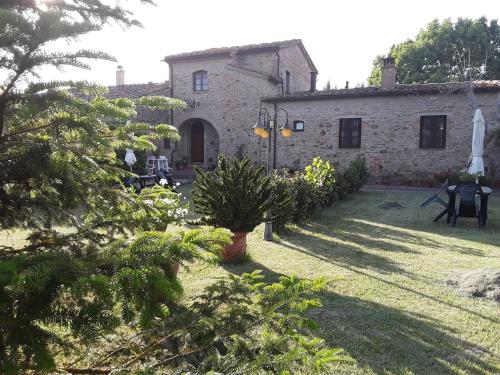 Taman di luar Agriturismo Podere Molino