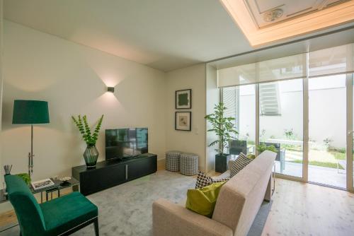 Courtyard & Elegance Apartment