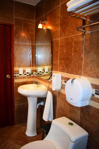 Koupelna v ubytování Endamo Hotel