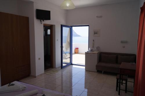 Gallery image of Paralia guest house in Agia Roumeli