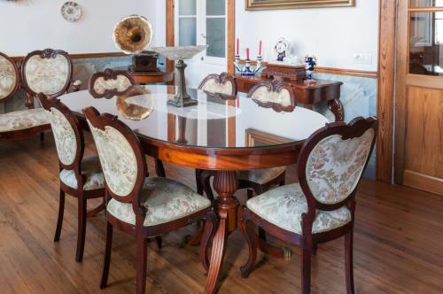 Ruang duduk di Casa Emblematica Celestino