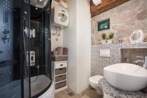 Phòng tắm tại Villa Stina