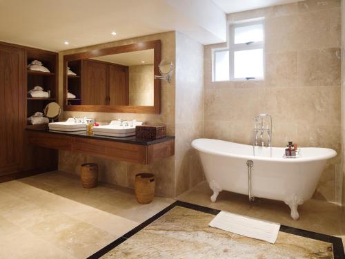 A bathroom at 21 Nettleton Boutique Hotel & Luxury Residence