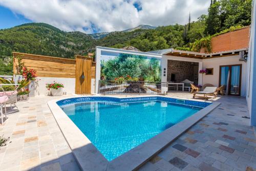 Villa Nikoletaの敷地内または近くにあるプール