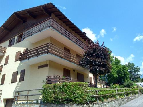 Το κτήριο όπου στεγάζεται  το διαμέρισμα