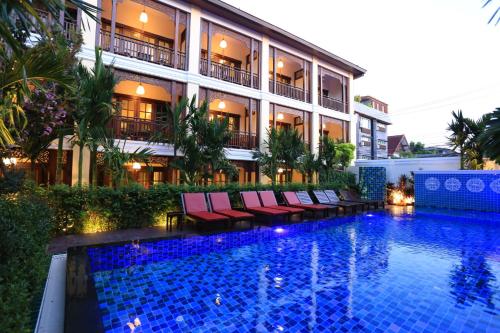 المسبح في Viangluang Resort أو بالجوار