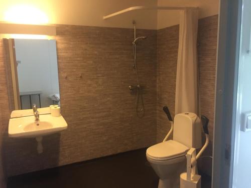 Koupelna v ubytování Ansgar Summerhotel