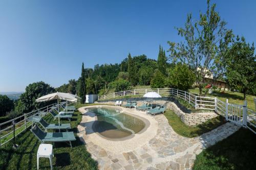 Tenuta Sant'Apollinare 내부 또는 인근 수영장