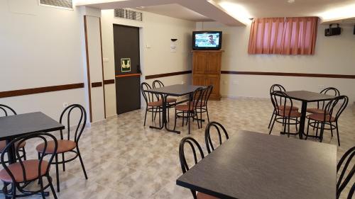 TV a/nebo společenská místnost v ubytování Hotel Zabala