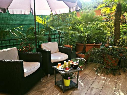 Сад в Guest House Santiago
