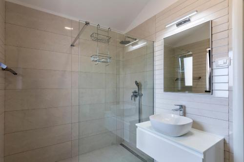 Kúpeľňa v ubytovaní Villa Fjolla