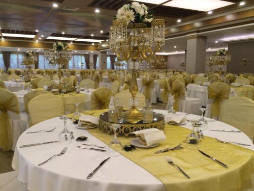 Restoran atau tempat lain untuk makan di Ramada Usak