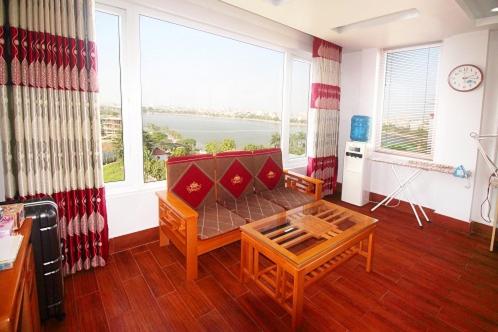 Khu vực ghế ngồi tại Nhật Linh Apartment