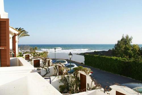 Estepona - Playa - Villa con terraza solárium con vistas al mar Jo41