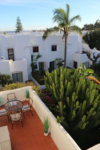 Estepona - Playa - Estudio con terraza solárium Pi16