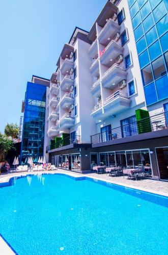 Бассейн в Ramira City Hotel - Adult Only (16+) или поблизости